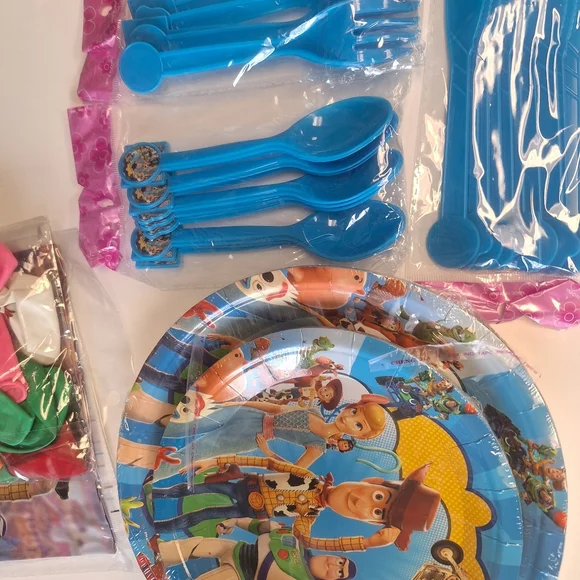 Toy Story Birthday decoration kit- New in package - Picture 5 of 6